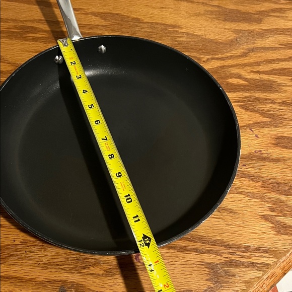 All-Clad Black Frying Pan - Picture 9 of 10